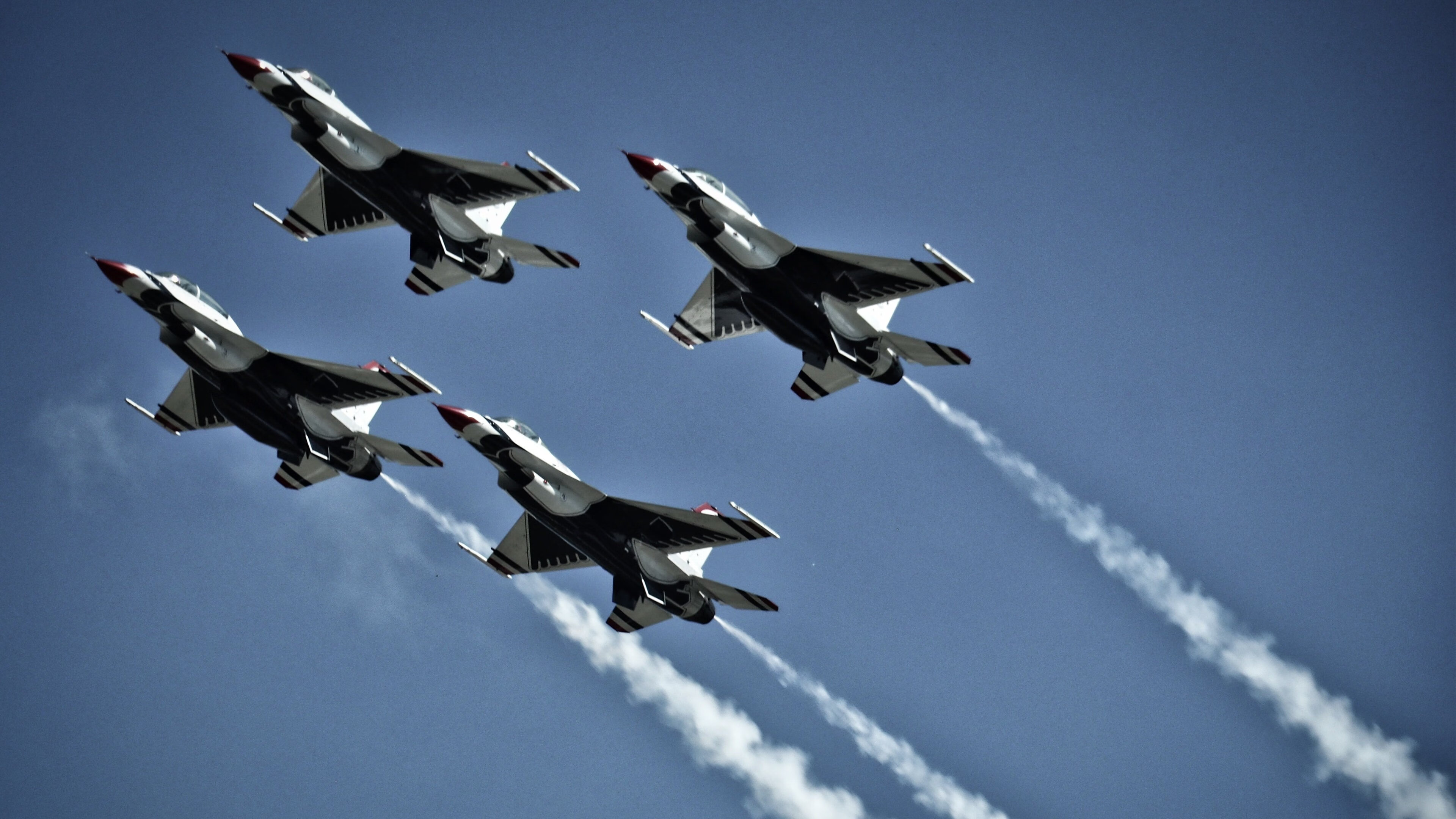 职业联赛推动教练公开课机制打造专业分享平台，竞赛教练培训